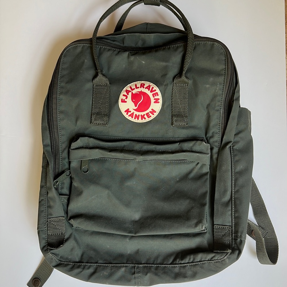 Fjallraven Classic Kånken Backpack Forest Green